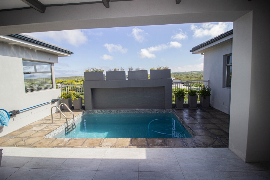 6 Bedroom Property for Sale in Kleinbaai Western Cape